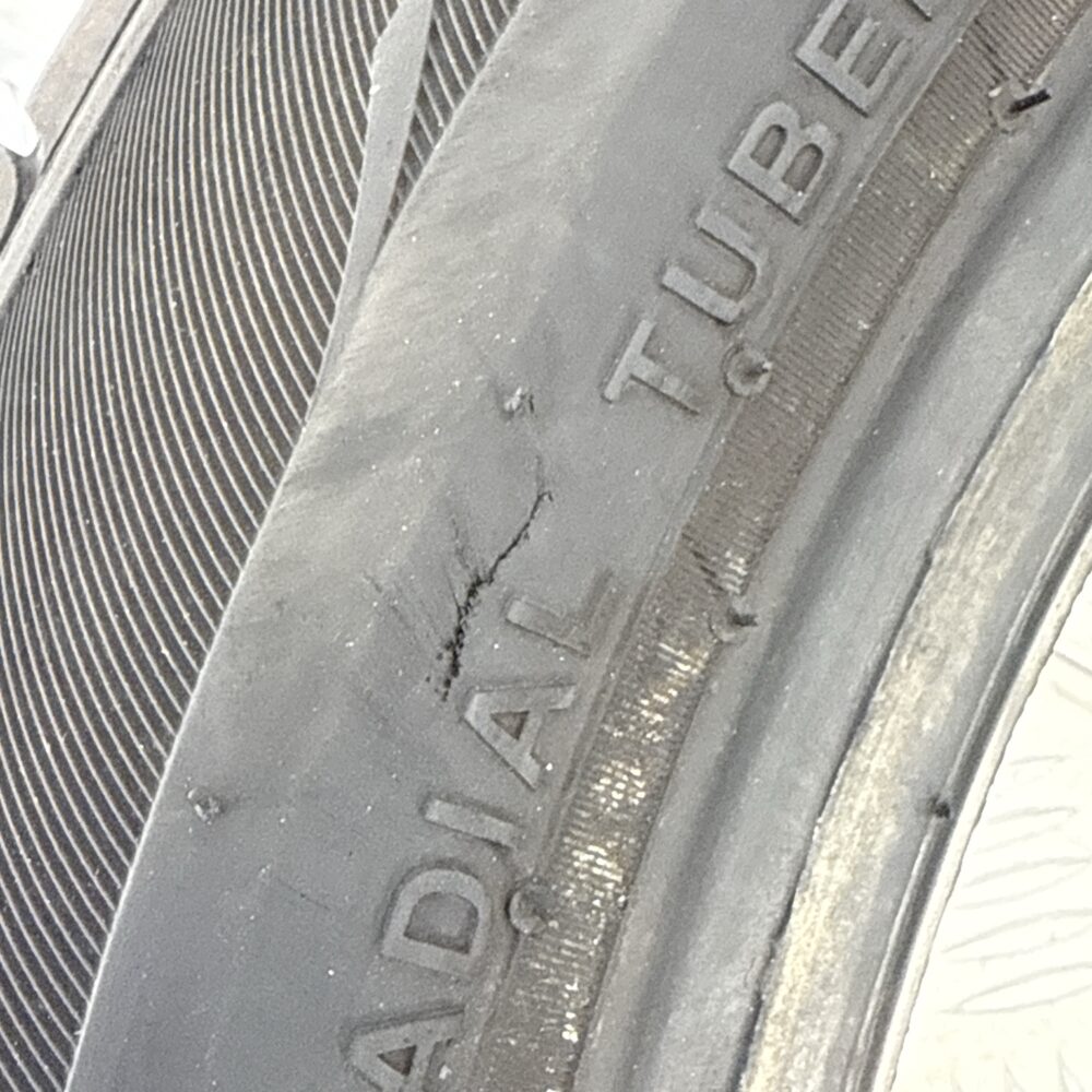 Gomma Usata 175 55 R15 77T Kumho Ecowing ES01 Invernale - immagine 8