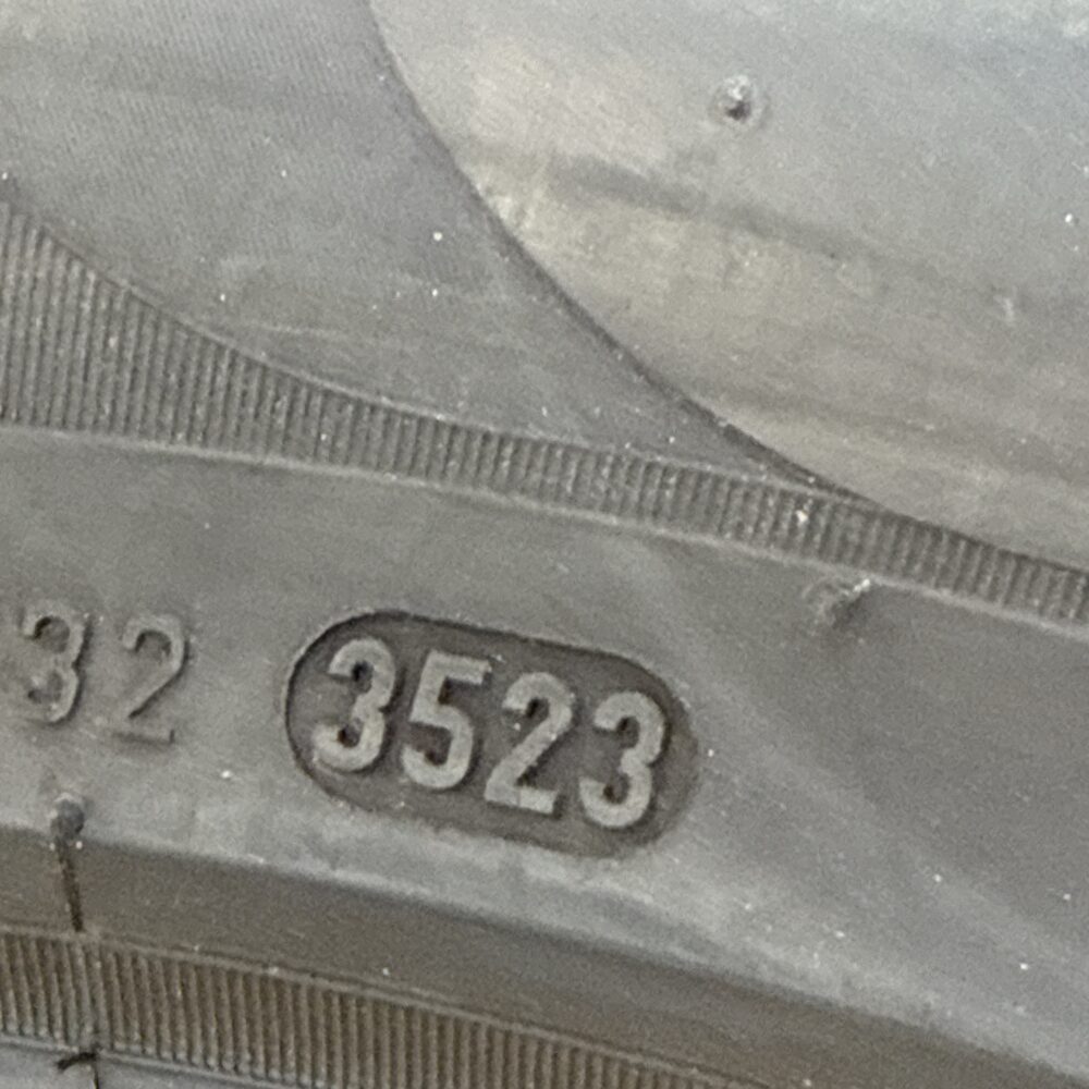 Gomma Usata 235 55 R18 XL 104H Pirelli Scorpion Invernale - immagine 9
