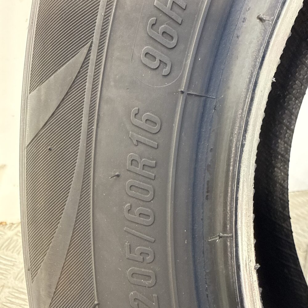 Gomme Usate 205 60 R16 96H Maxxis Mecotra 3 Estive - immagine 9