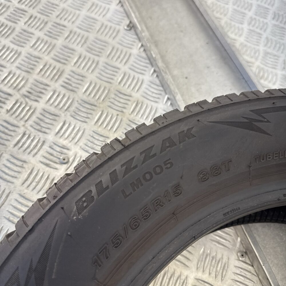 Gomma Usata 175 65 R15 88T Bridgestone Blizzak LM005 Invernale - immagine 9