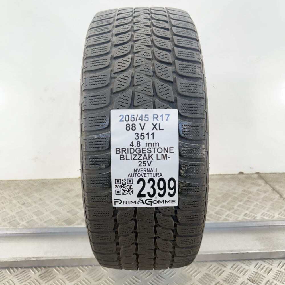 Gomma Usata 205 45 R17 XL 88V Bridgestone Blizzak LM-25V Invernale