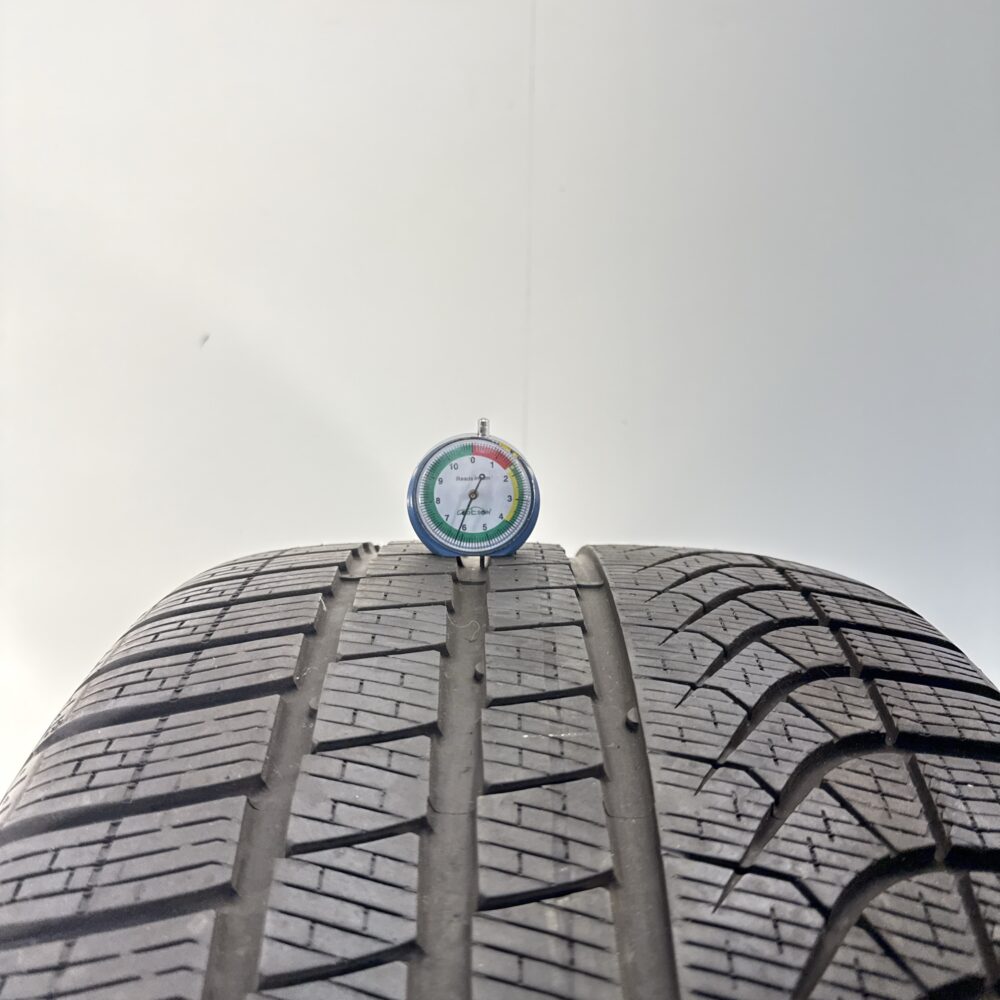 Gomma Usata 305 30 R21 100V Pirelli P Zero Winter 78% Invernale - immagine 2