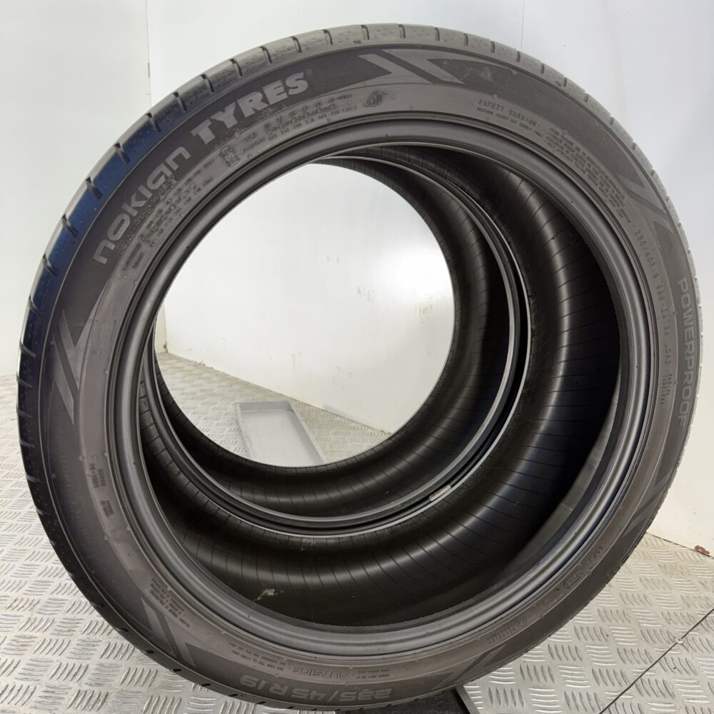 Gomme Usate 235 45 R19 XL 99W Nokian Powerproof Estive - immagine 6