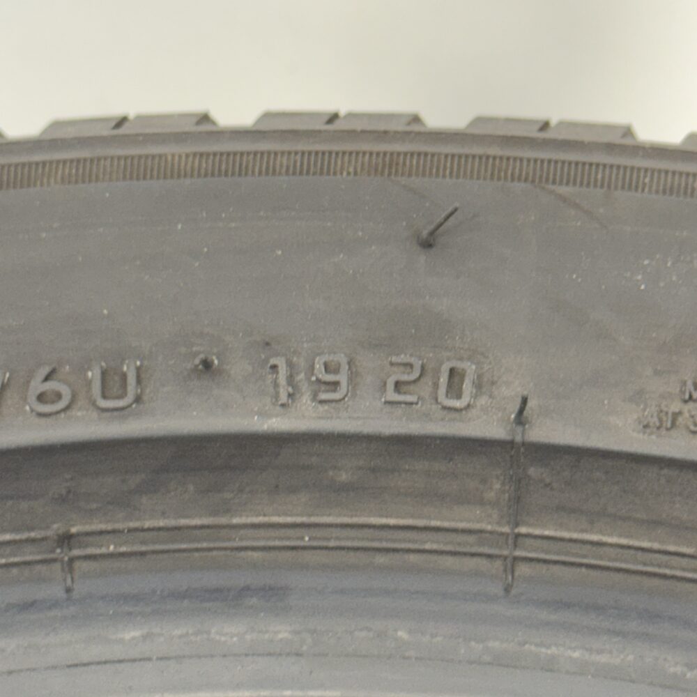 Gomma Usata 215 50 R19 93T Bridgestone Blizzak LM005 Invernale - immagine 8