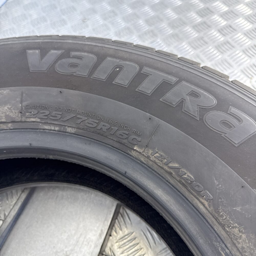 Gomma Usata 225 75 R16C 121/120R Hankook Vantra LT Estivo - immagine 9