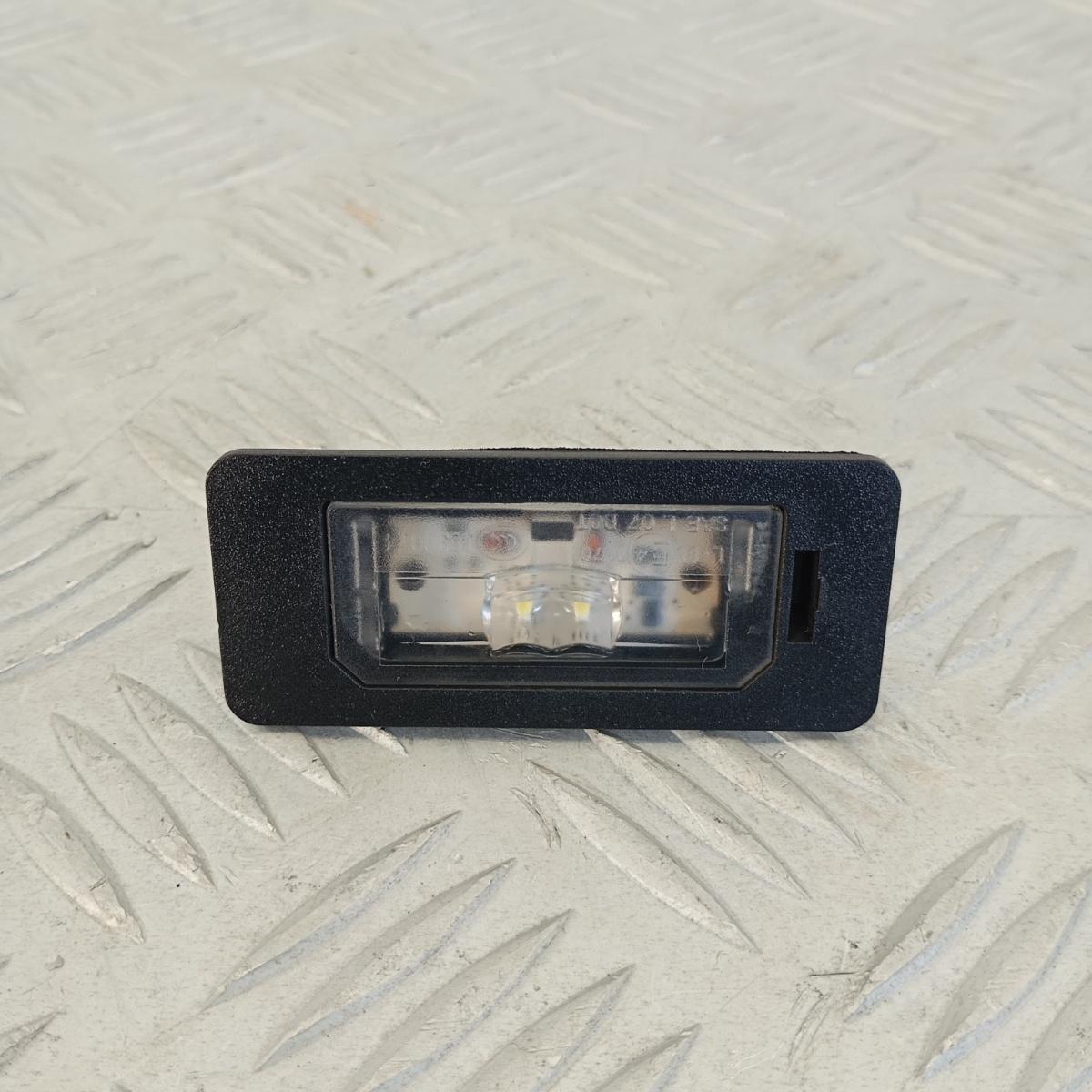 Luce targa LED BMW Serie 2 F45 F46 2014–2021 OEM 7193293 - immagine 6