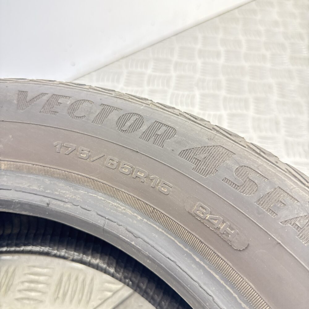 Gomme Usate 175 65 R15 84H GOODYEAR Vector 4S 4 Stagioni - immagine 8