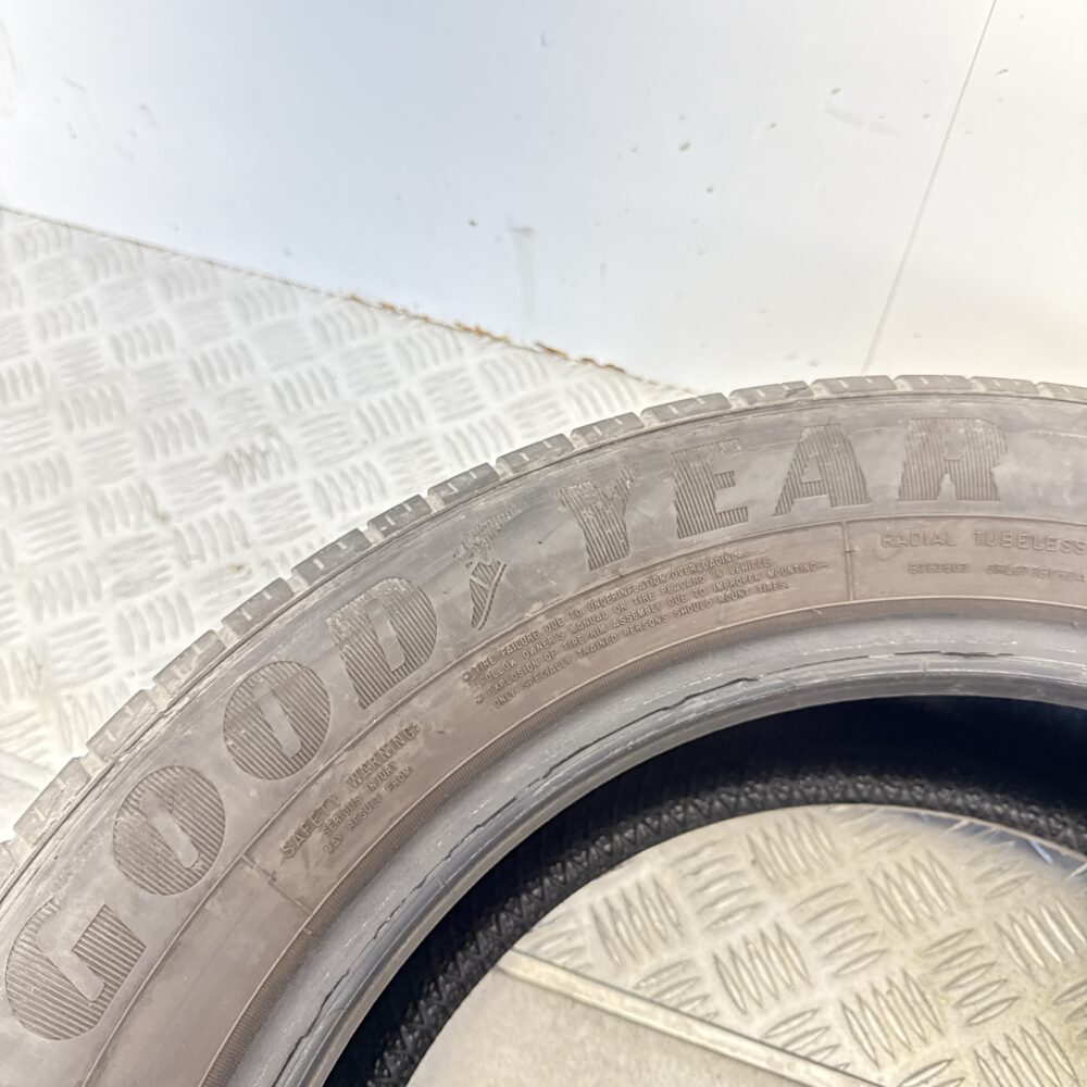 Gomme Usate 215 60 R17 96H Goodyear Efficient Grip SUV 4X4 Estive - immagine 14