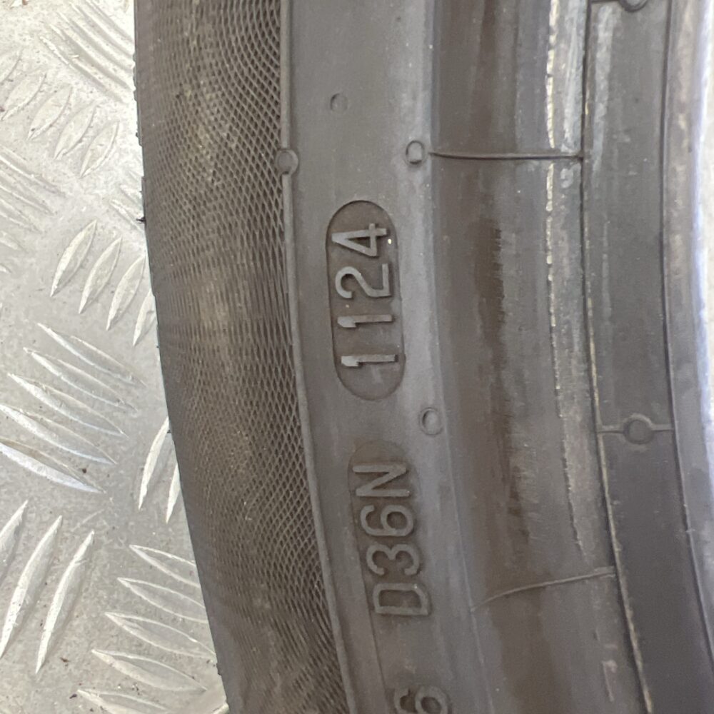 Gomma Usata 235 45 R19 XL 99V Continental ContiWinterContact TS830P Invernale - immagine 4