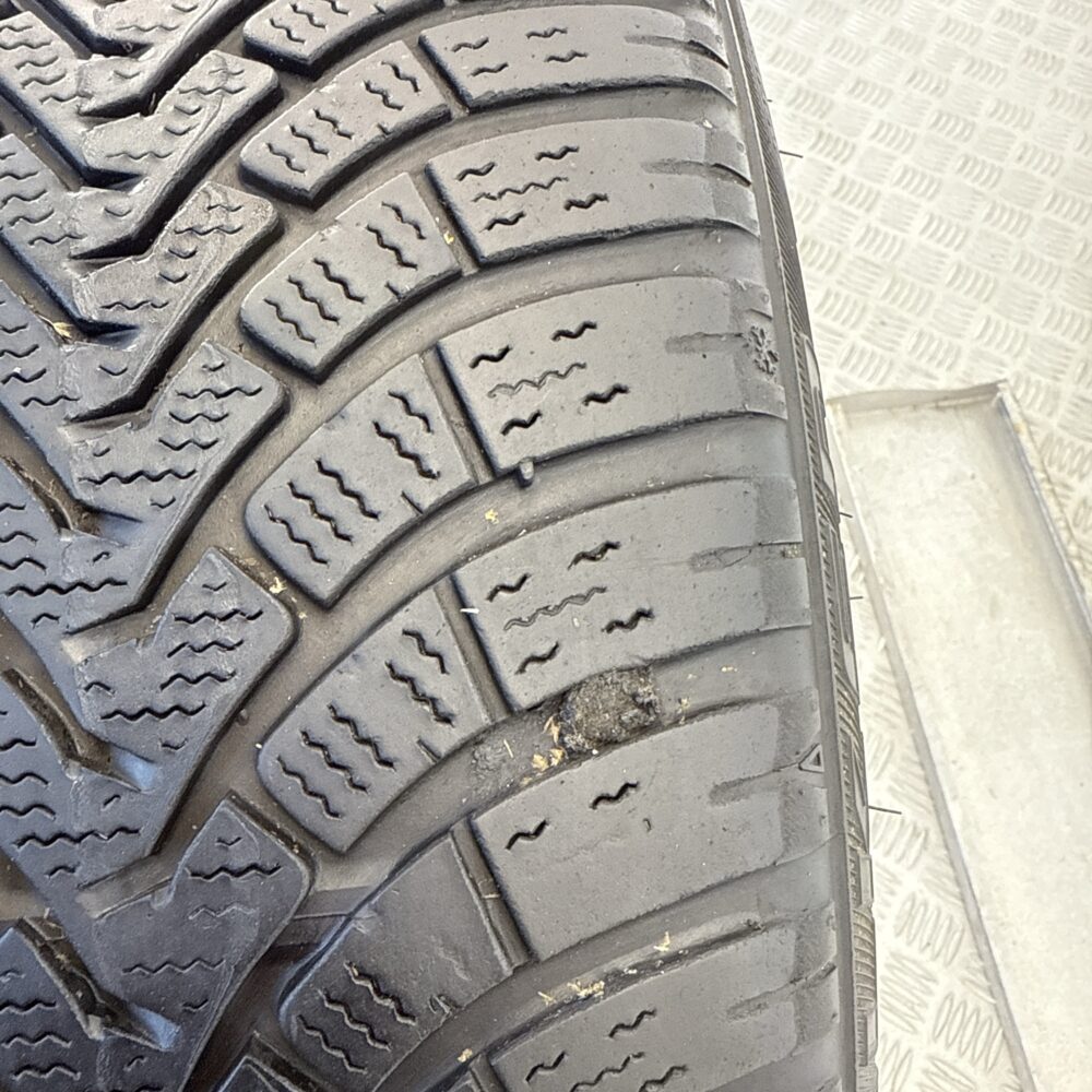 Gomma Usata 205 45 R17 XL 88V Falken Eurowinter HS01 74% Invernale - immagine 6