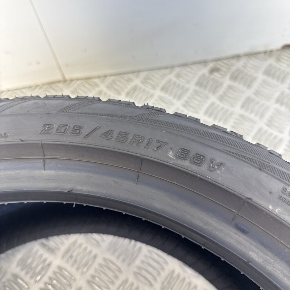 Gomma Usata 205 45 R17 XL 88V Falken Eurowinter HS01 74% Invernale - immagine 8
