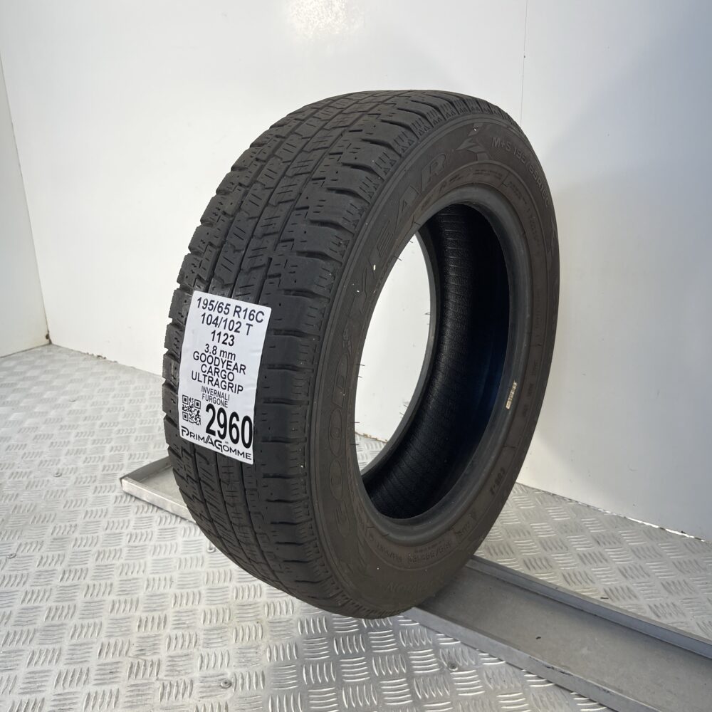 Gomma Usata 195 65 R16C 104/102T Goodyear Cargo Ultragrip Invernale - immagine 4