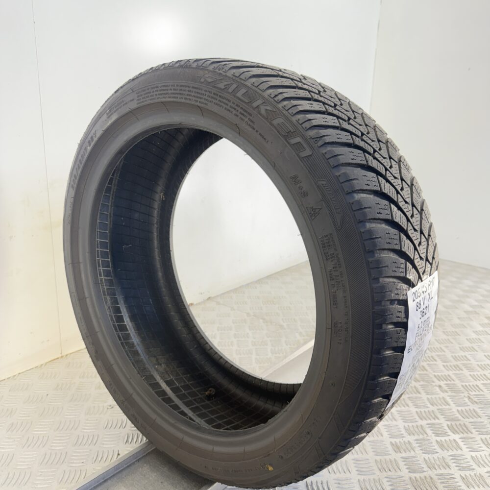 Gomma Usata 205 45 R17 XL 88V Falken Eurowinter HS01 74% Invernale - immagine 5