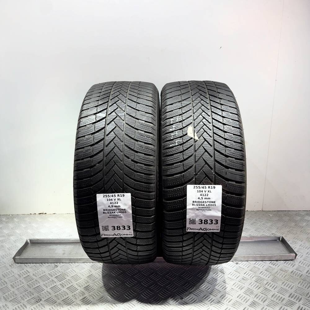 Gomme Usate 255 45 R19 104V XL Bridgestone Blizzak LM005 Invernali