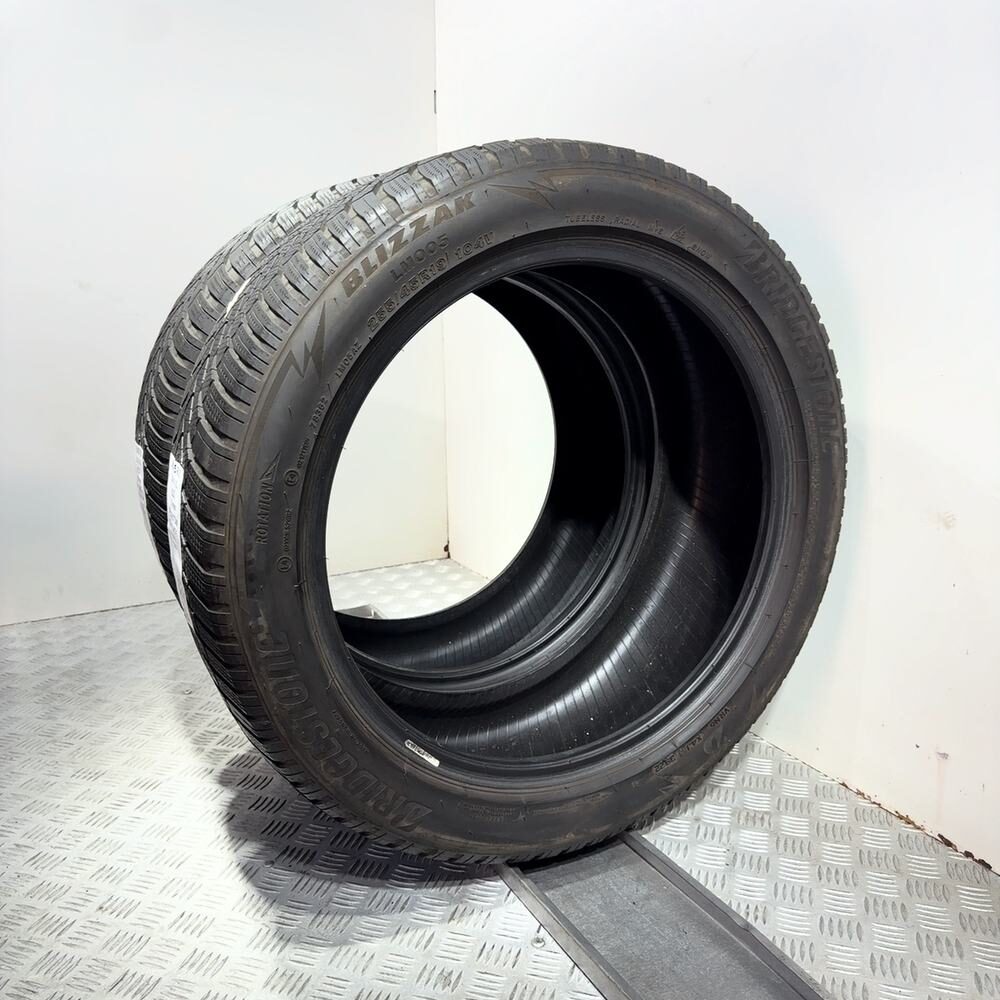 Gomme Usate 255 45 R19 104V XL Bridgestone Blizzak LM005 Invernali - immagine 4