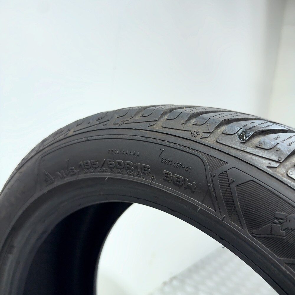 Gomma Usata 195 50 R16 88H XL Goodyear Ultragrip Performance+ 74% Invernale - immagine 8