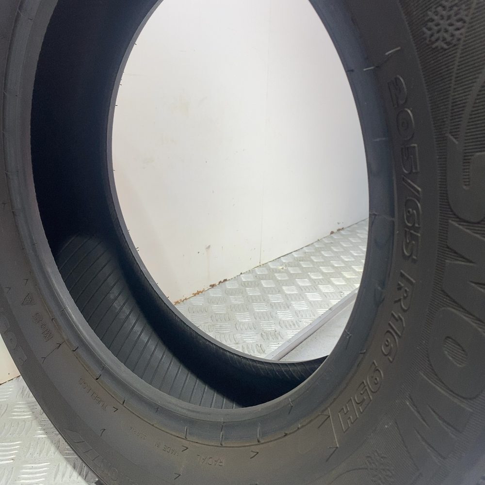 Gomme Usate 205 65 R16 95H Riken Snow 71% Invernali - immagine 9
