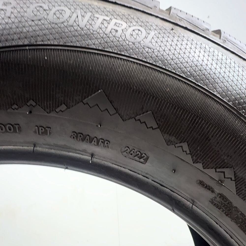 Gomme Usate 235 65 R17 XL 108V Ceat Winterdrive SUV 71% Invernali - immagine 10