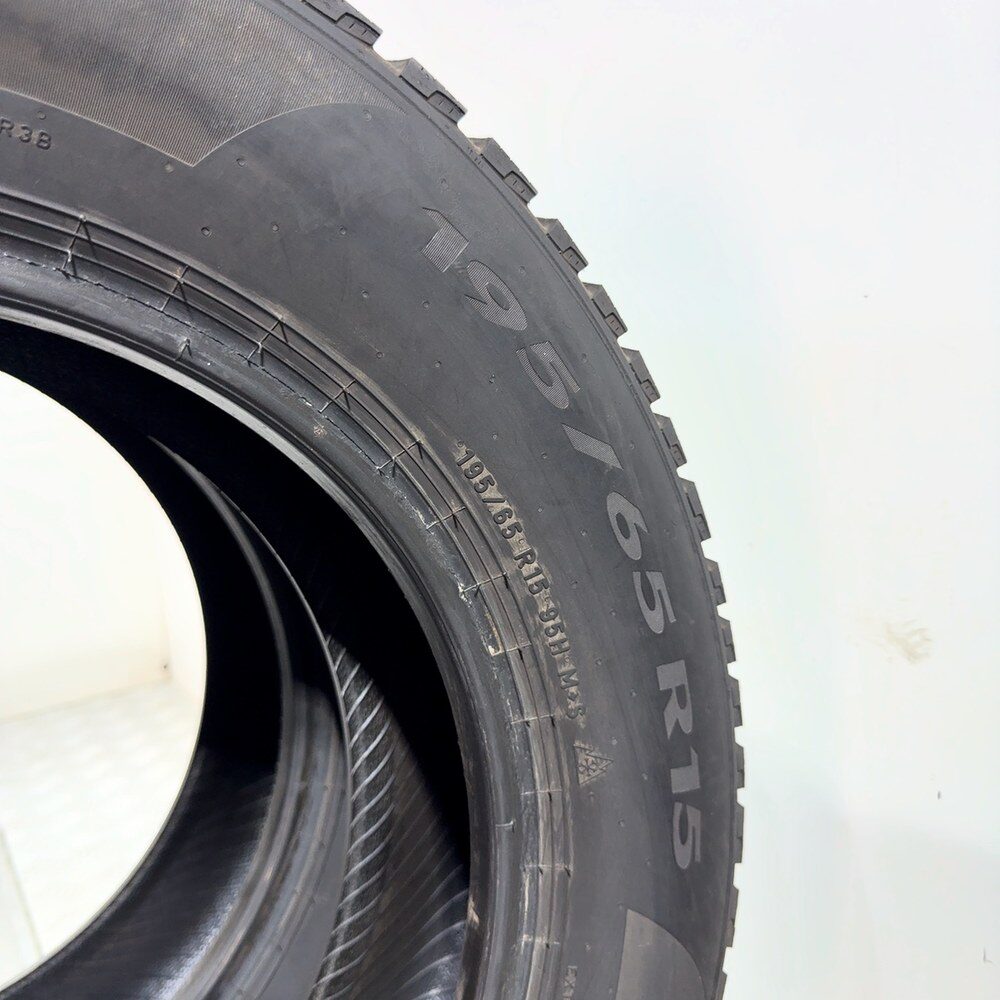 Gomme Usate 195 65 R15 95H XL Pirelli Powergy Winter Invernali - immagine 10