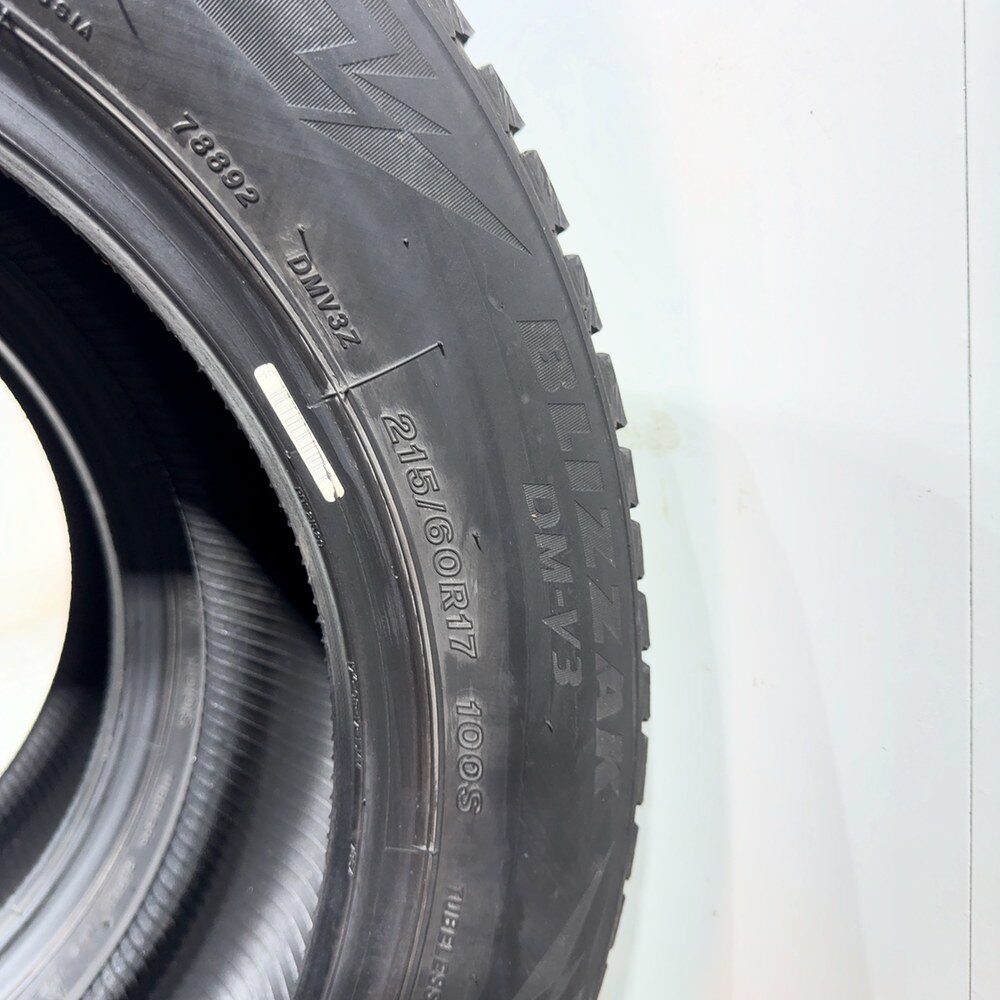 Gomme Usate 215 60 R17 XL 100S Bridgestone Blizzak DM-V3 Invernali - immagine 10