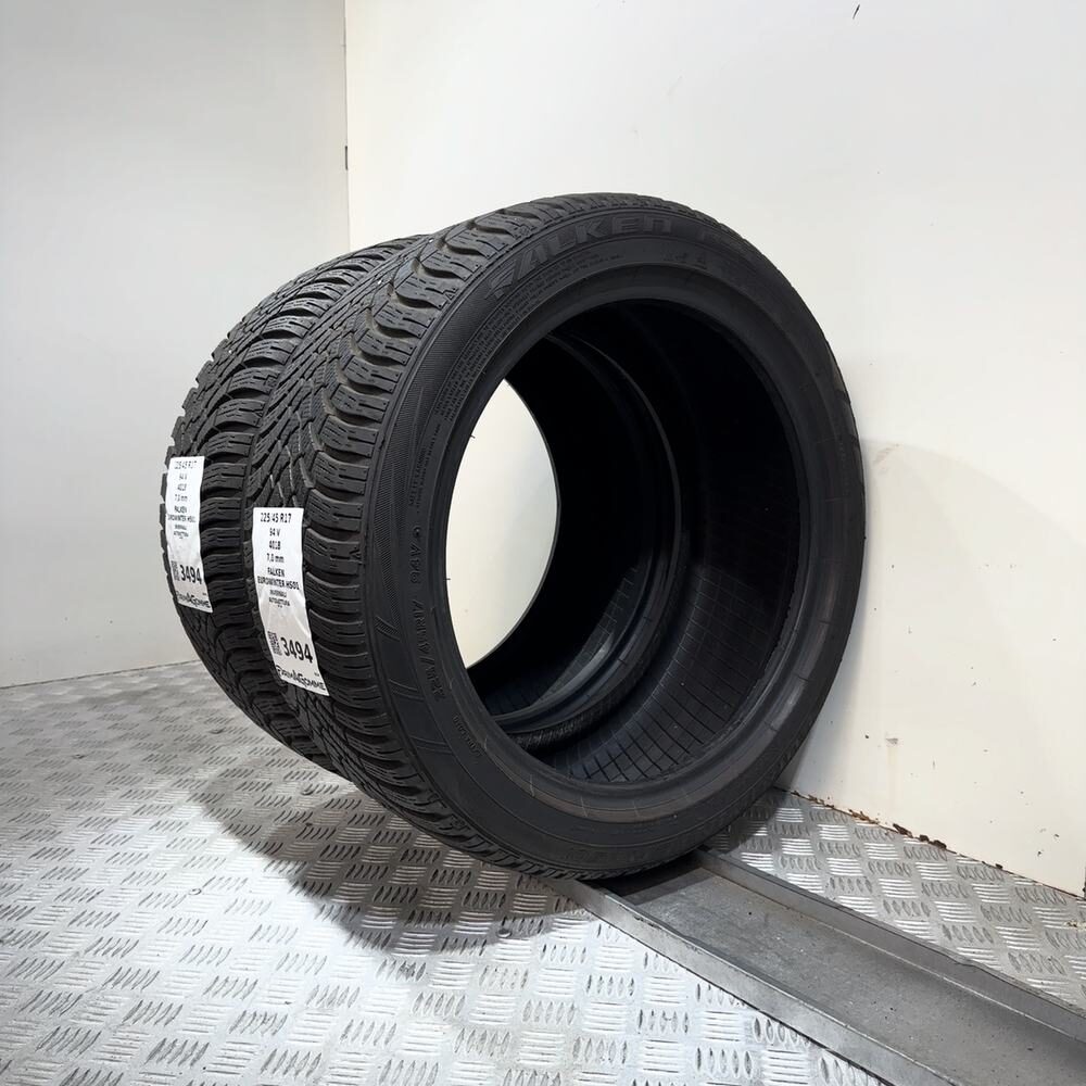 Gomme Usate 225 45 R17 XL 94V Falken Eurowinter HS01 98% Invernali - immagine 10