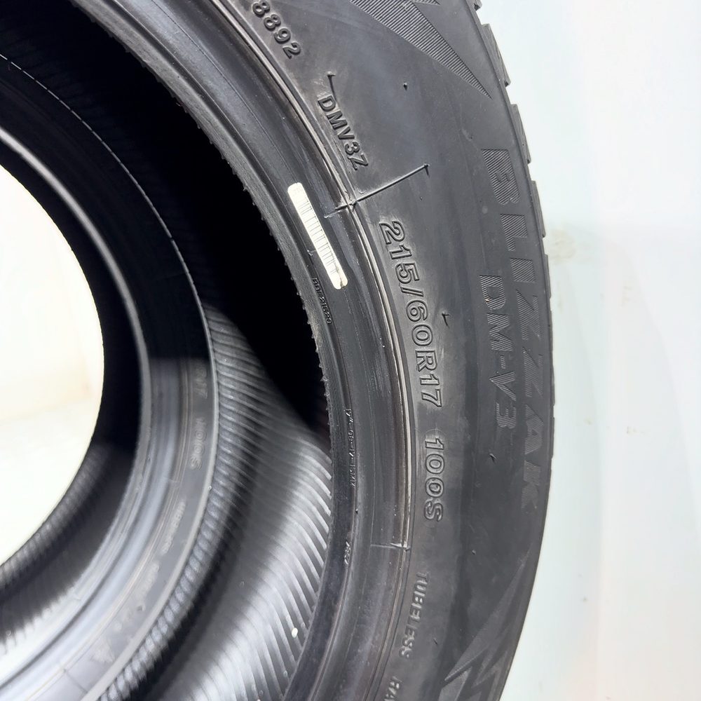 Gomme Usate 215 60 R17 XL 100S Bridgestone Blizzak DM-V3 Invernali - immagine 11