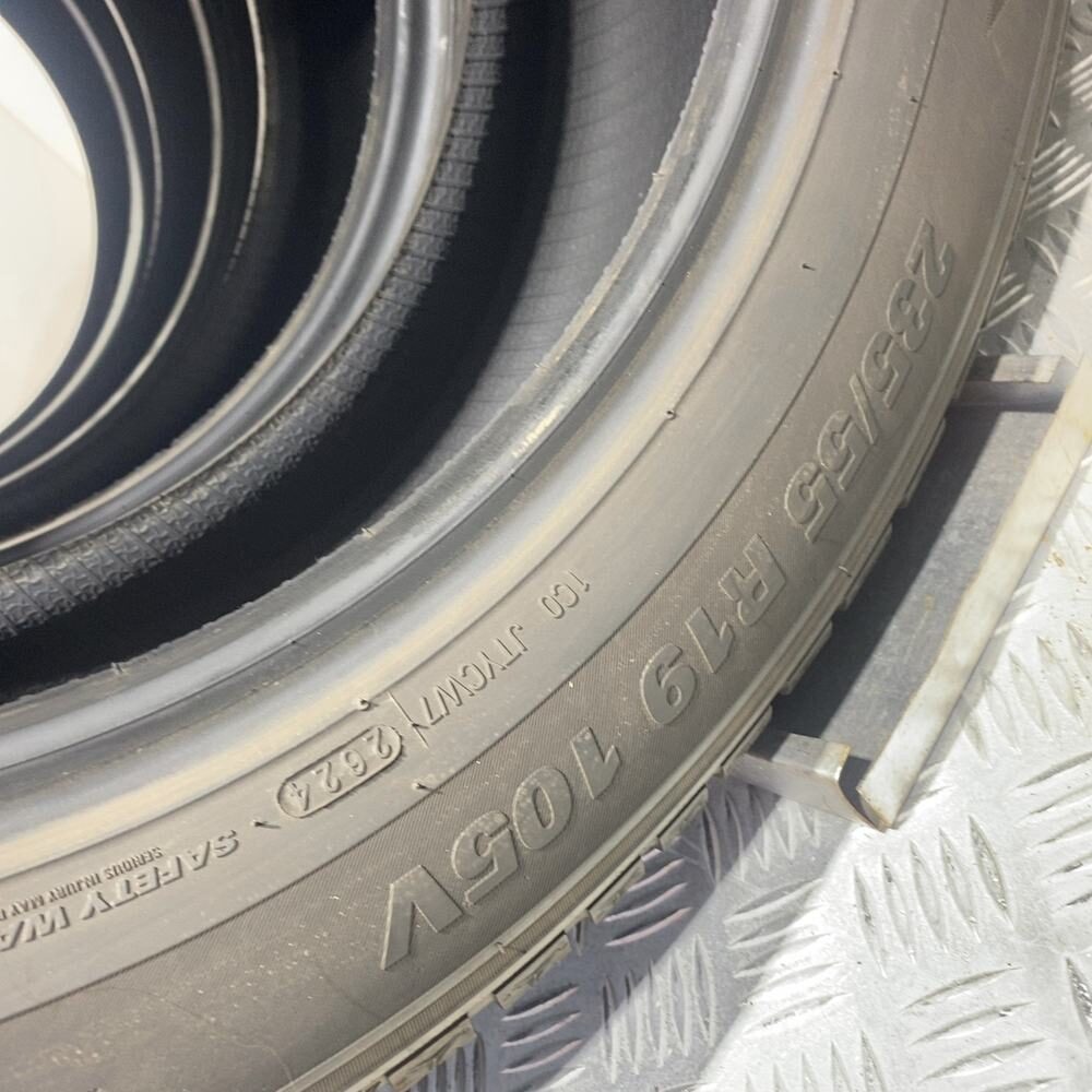 Gomme Usate 235 55 R19 105V Kumho Wintercraft WP52 Invernali - immagine 8