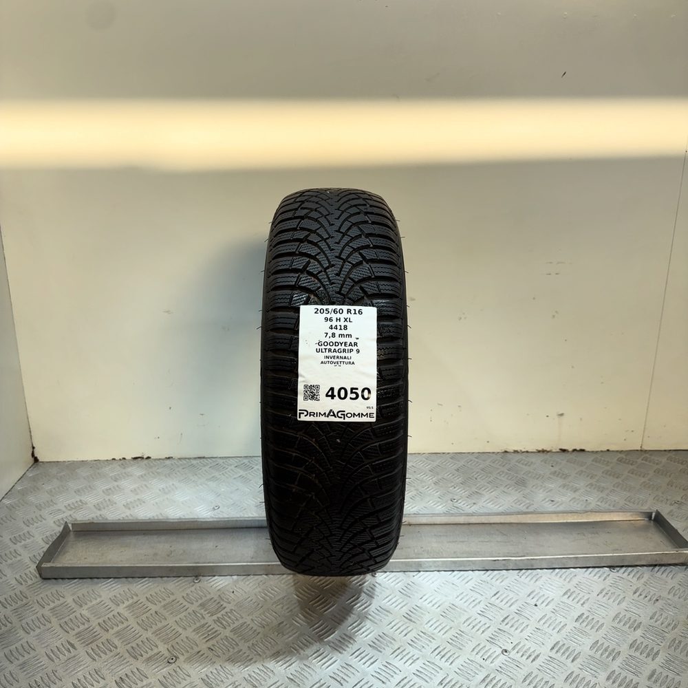Gomma Usata 205 60 R16 96H XL Goodyear Ultragrip 9 98% Invernale