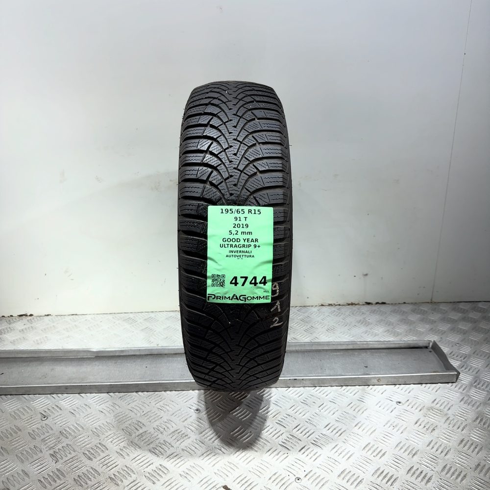 Gomma Usata 195 65 R15 91T Good Year Ultragrip 9+ 74% Invernale
