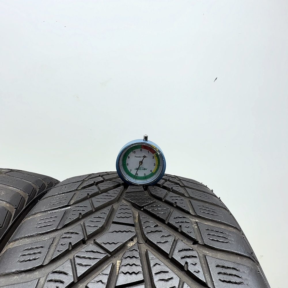 Gomme Usate 215 55 R18 95V Yokohama Bluearth Winter V905 89% Invernali - immagine 2