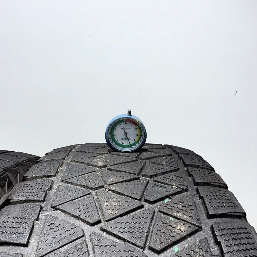 Gomme Usate 265 65 R17 112R Bridgestone Blizzak DM-V2 Invernali - immagine 2