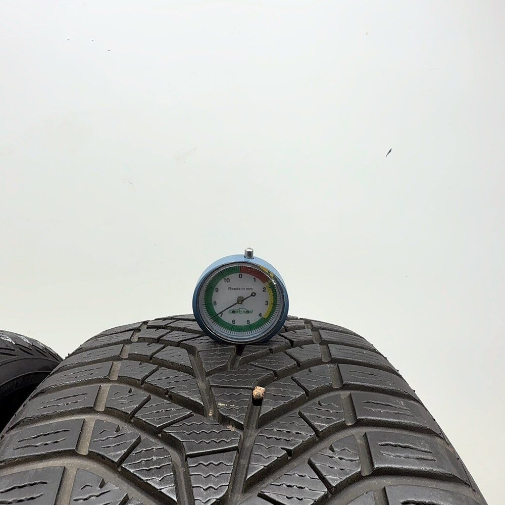 Gomme Usate 215 55 R18 95V Yokohama Bluearth Winter V905 98% Invernali - immagine 2