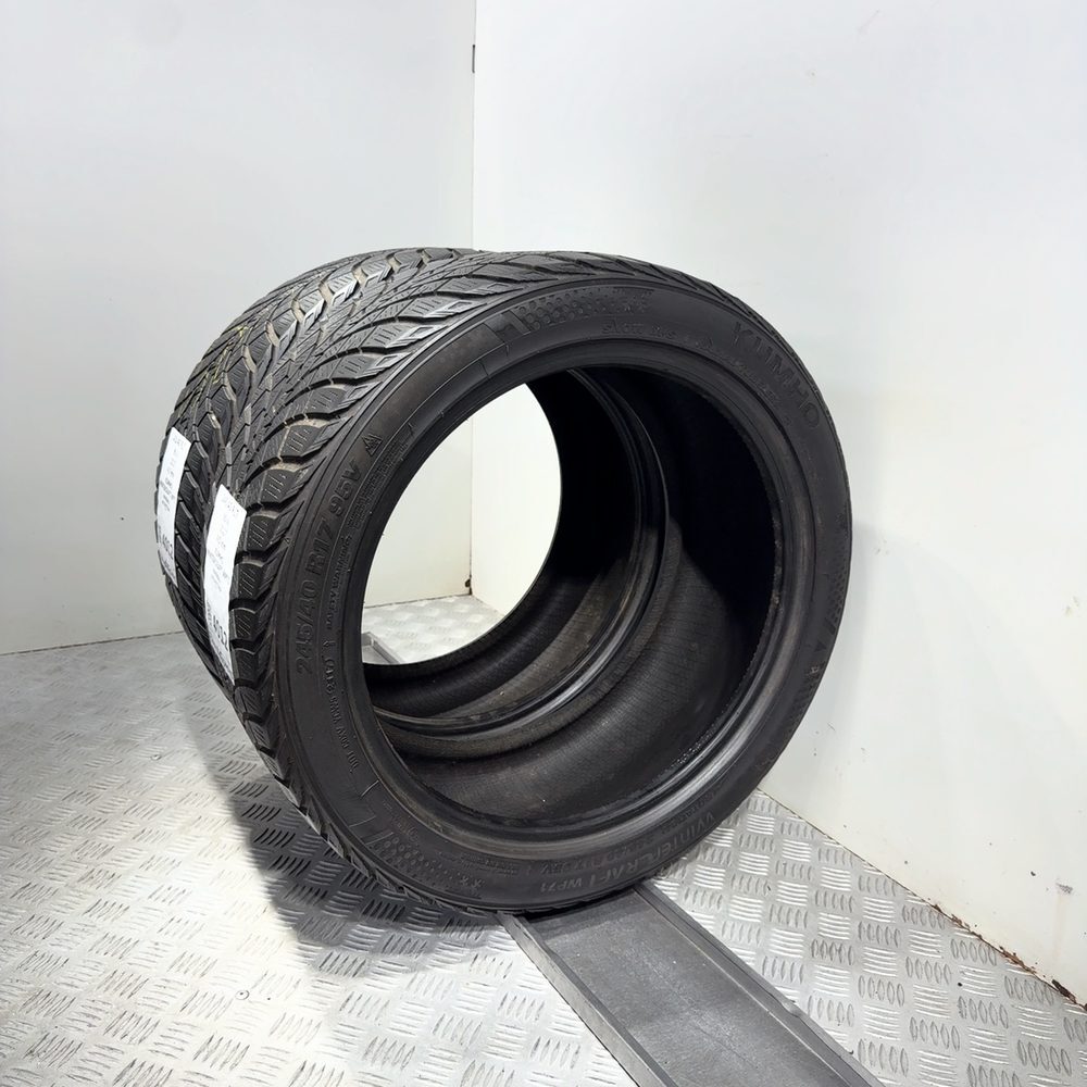 Gomme Usate 245 40 R17 95V Kumho Wintercraft WP71 Invernali - immagine 4