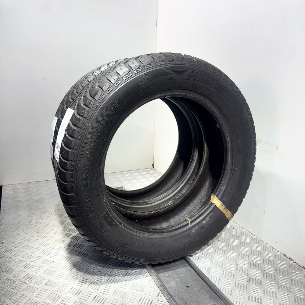 Gomme Usate 215 60 R17 96V Goodyear Vector 4Seasons 4 Stagioni - immagine 4