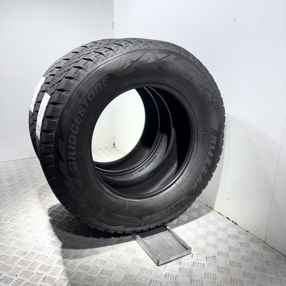 Gomme Usate 265 65 R17 112R Bridgestone Blizzak DM-V2 Invernali - immagine 6