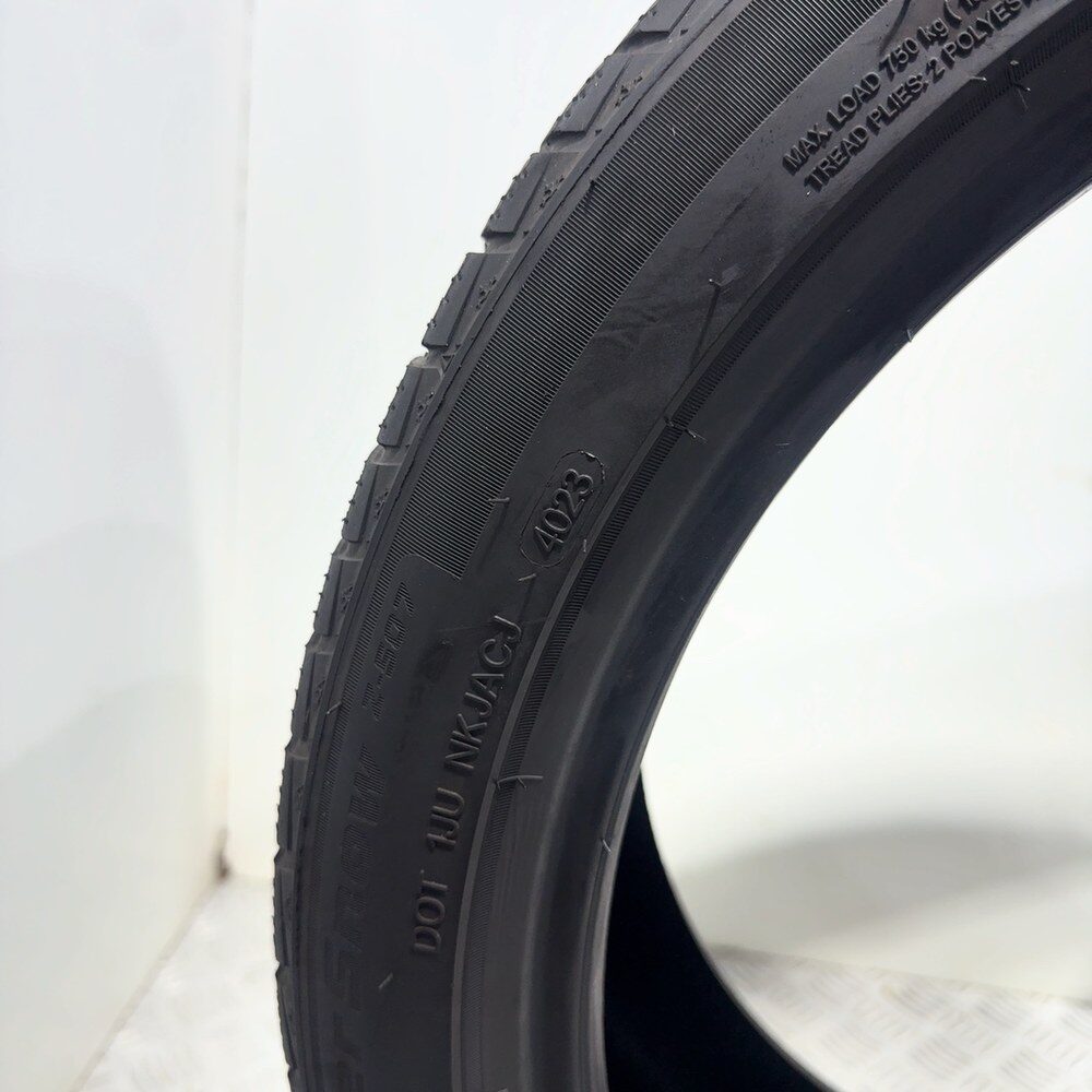 Gomme Usate 245 40 R19 98V XL Goodride Zupersnow Z-507 Invernali - immagine 8