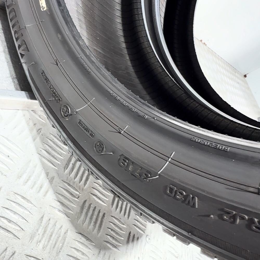 Gomme Usate 225 40 R19 93W XL Bridgestone Blizzak LM005 79% Invernali - immagine 8