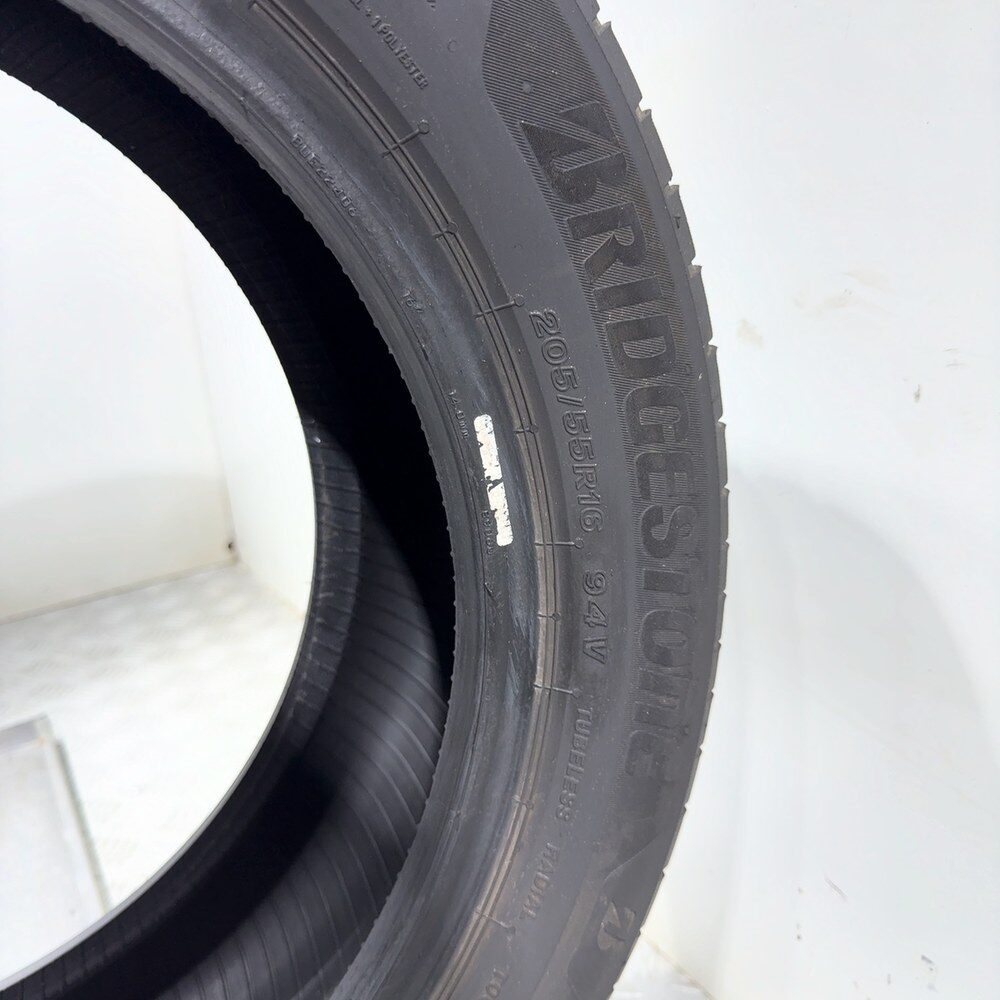 Gomma Usata 205 55 R16 94V XL Bridgestone Turanza 6 77% Estivo - immagine 8