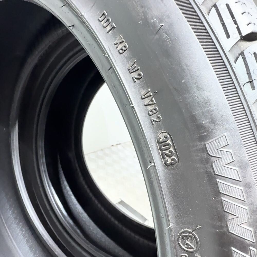 Gomme Usate 245 45 R19 102V XL Pirelli Winter Sottozero 3 Invernali - immagine 8