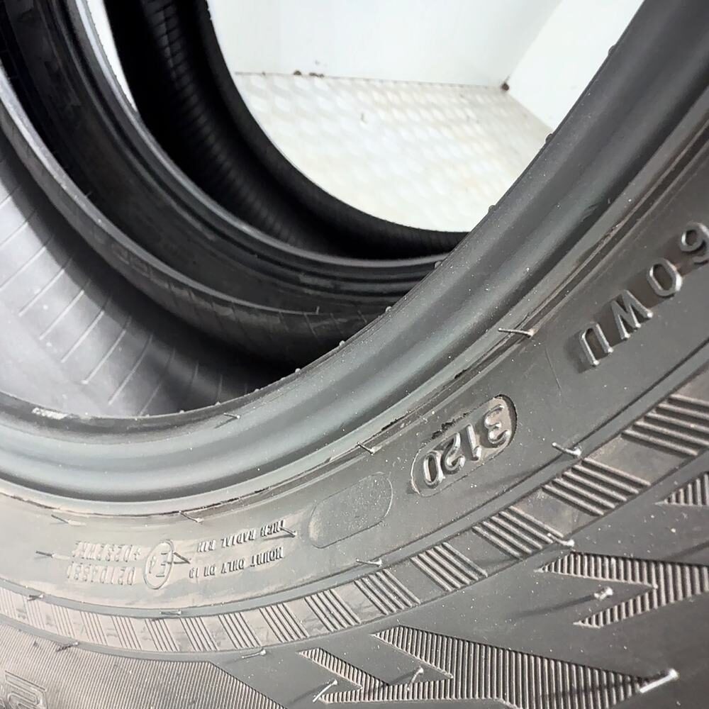 Gomme Usate 235 55 R19 105V XL Nokian Tyres WR SUV 4 81% Invernali - immagine 8