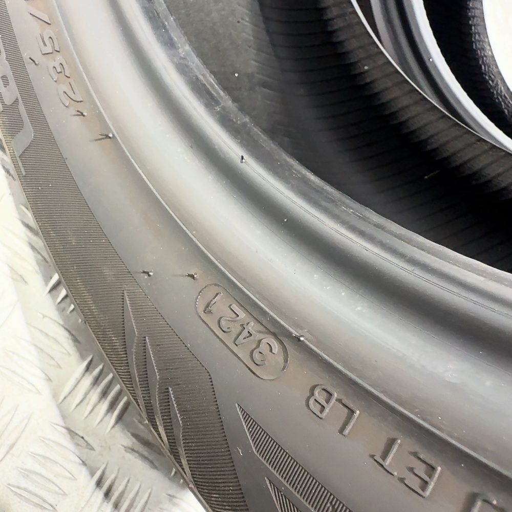 Gomme Usate 235 50 R18 101V XL Laufenn I Fit+ 77% Invernali - immagine 8
