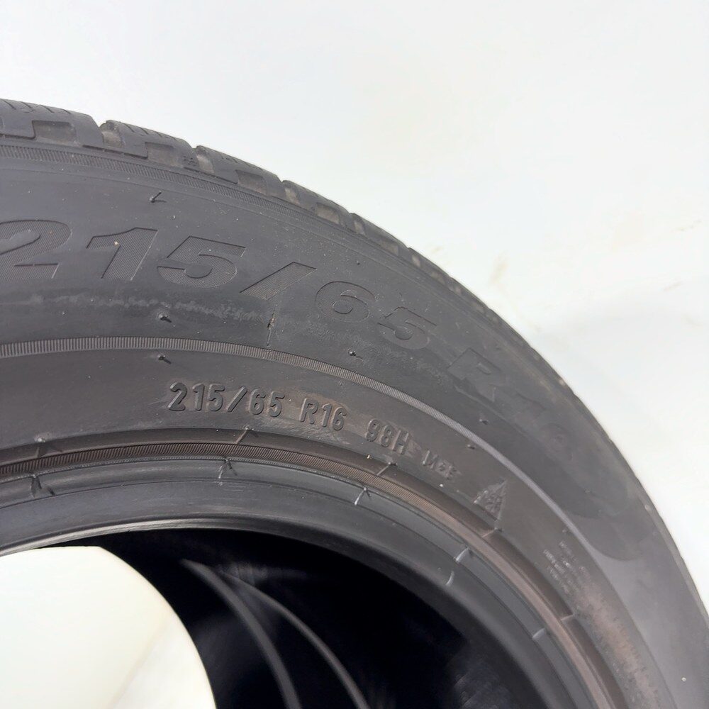 Gomme Usate 215 65 R16 98H Pirelli Scorpion Winter 71% Invernali - immagine 9