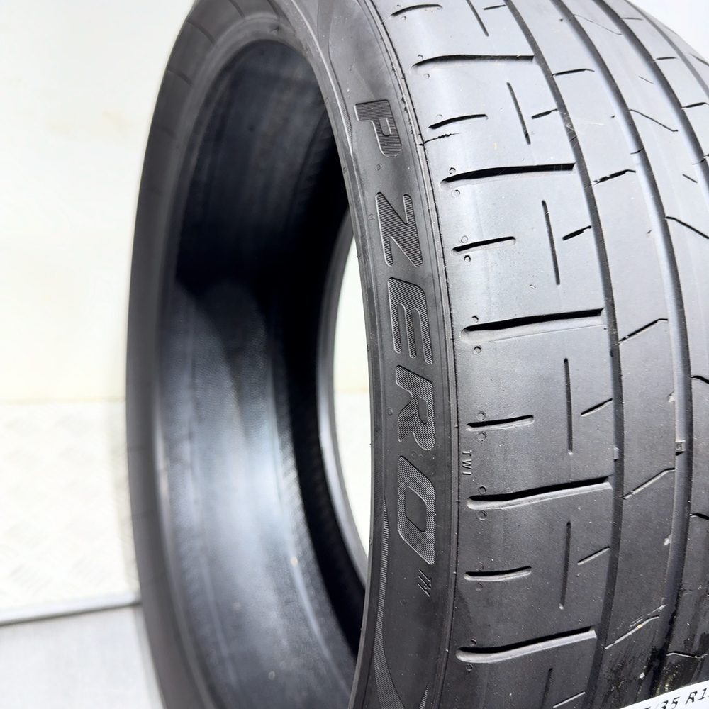 Gomma Usata 235 35 R19 91Y XL Pirelli P Zero 77% Estivo - immagine 9