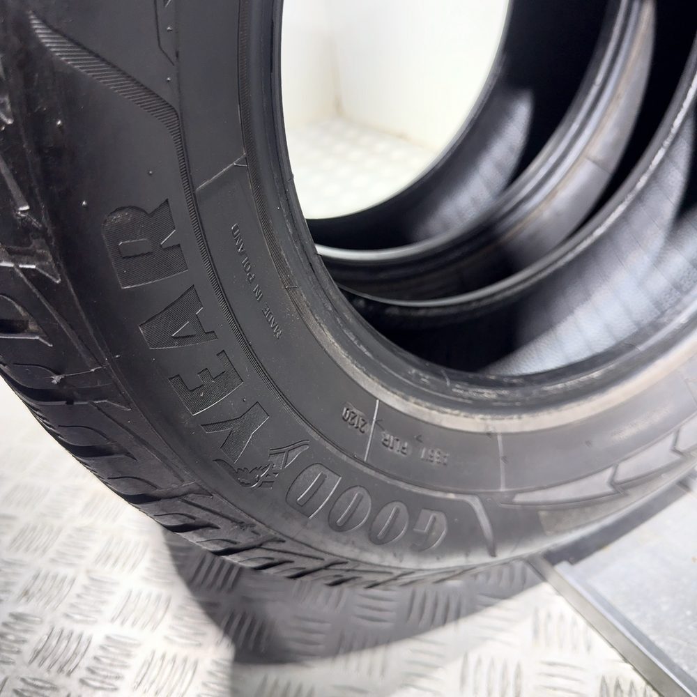 Gomme Usate 215 65 R16 98H Goodyear Ultragrip Performance+ 89% Invernali - immagine 9