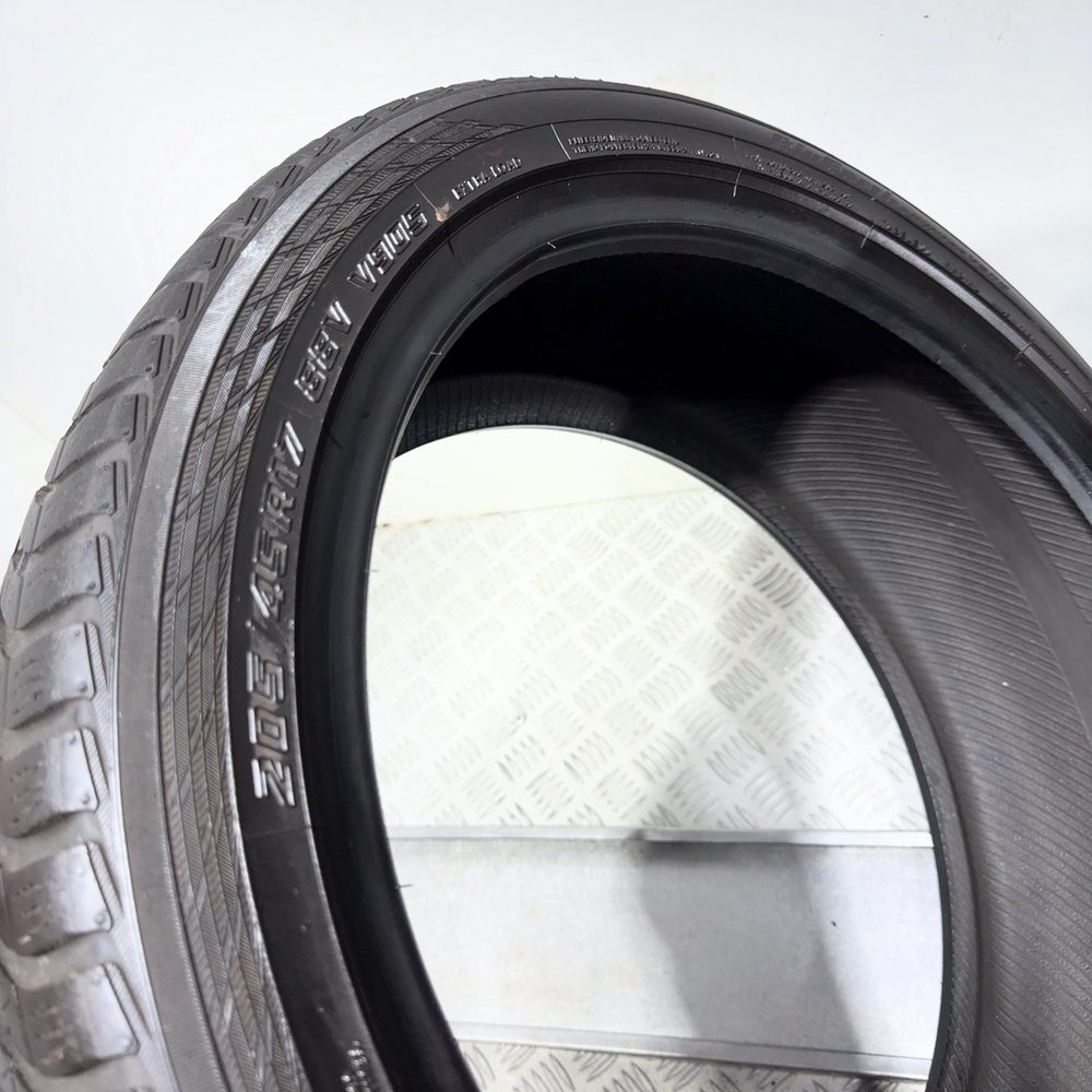 Gomme Usate 205 45 R17 88V Yokohama Bluearth Winter V905 Invernali - immagine 10