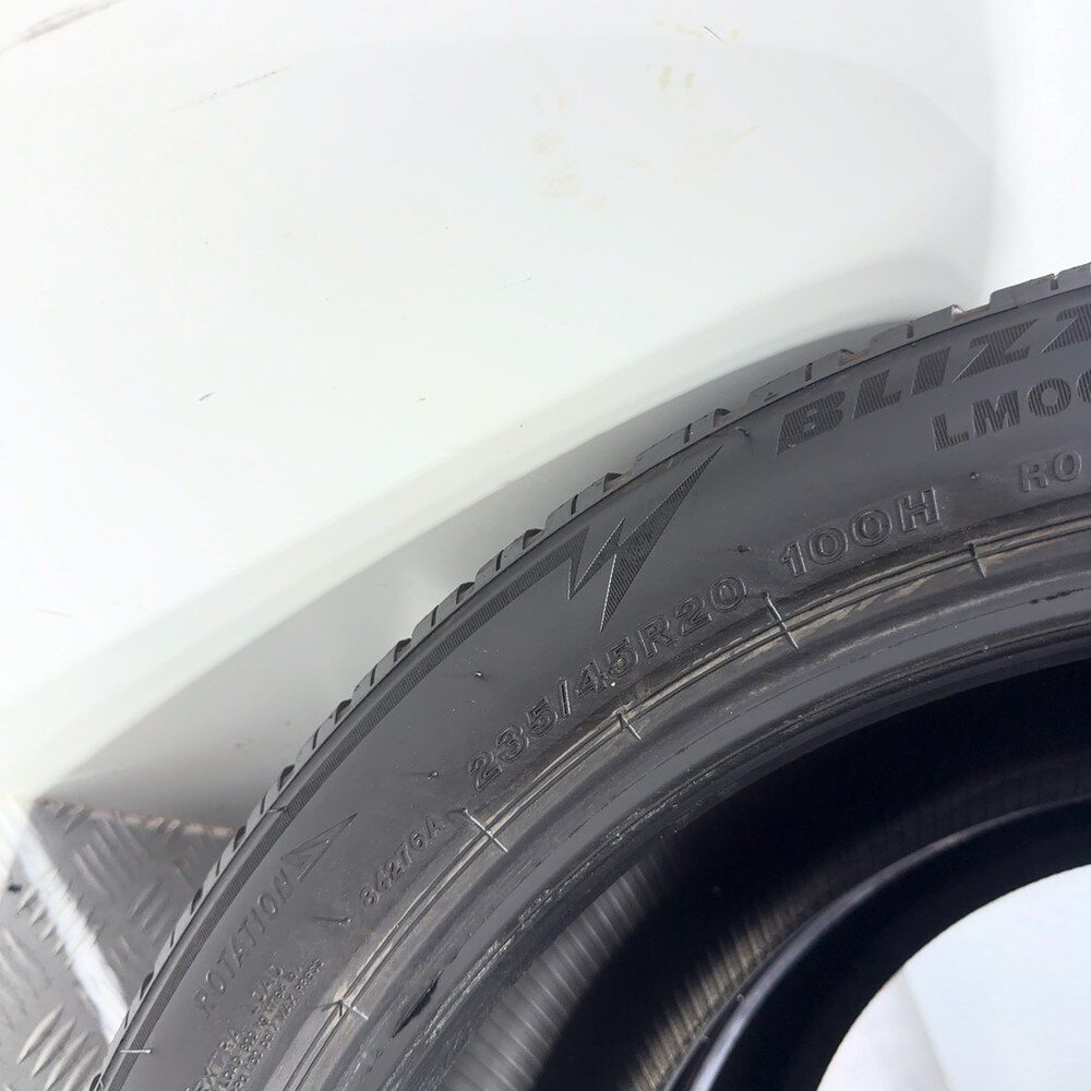 Gomme Usate 235 45 R20 XL 100H Bridgestone Blizzak LM005 89% Invernali - immagine 11