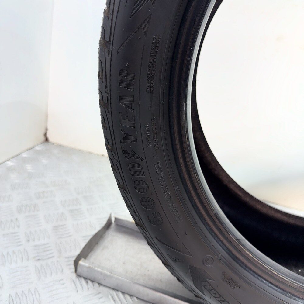 Gomme Usate 225 50 R17 XL 98H Goodyear Ultra Grip Performance Gen-1 Invernali - immagine 11