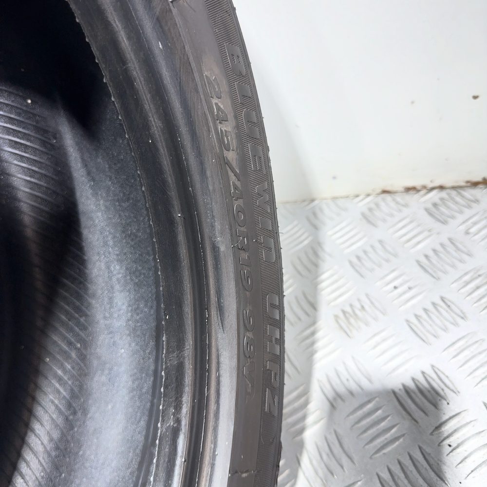 Gomme Usate 245 40 R19 98V XL Superia Bluewin Uhp2 Invernali - immagine 11