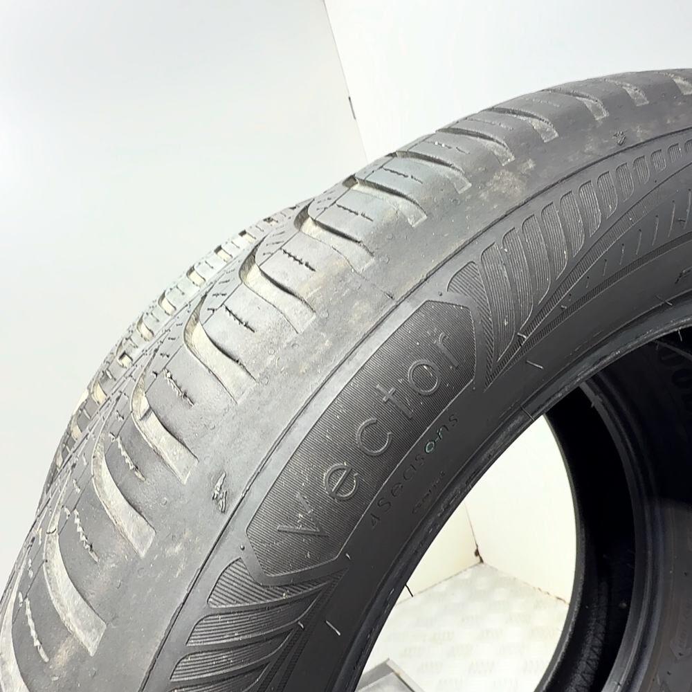 Gomme Usate 215 60 R17 XL 100H Goodyear Vector 4Seasons 4 Stagioni - immagine 12