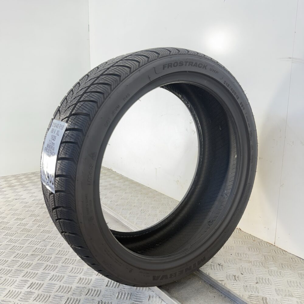 Gomma Usata 215 40 R18 89V XL Minerva Frostrack Uhp 98% Invernale - immagine 4